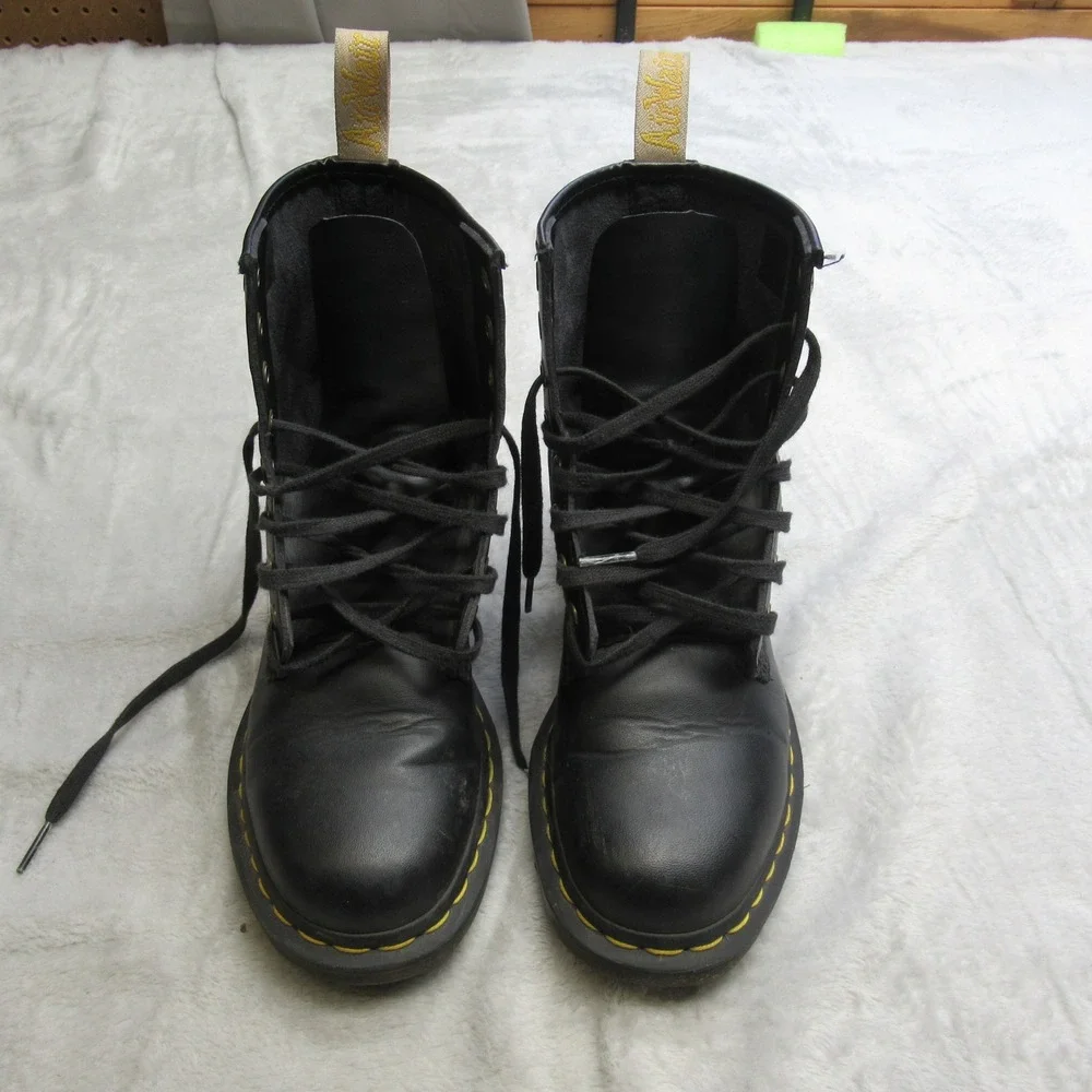 Dr Martens Boots Unisex M5 W6 Black Leather Felix Combat 8 Eye‎ Lightly Used.